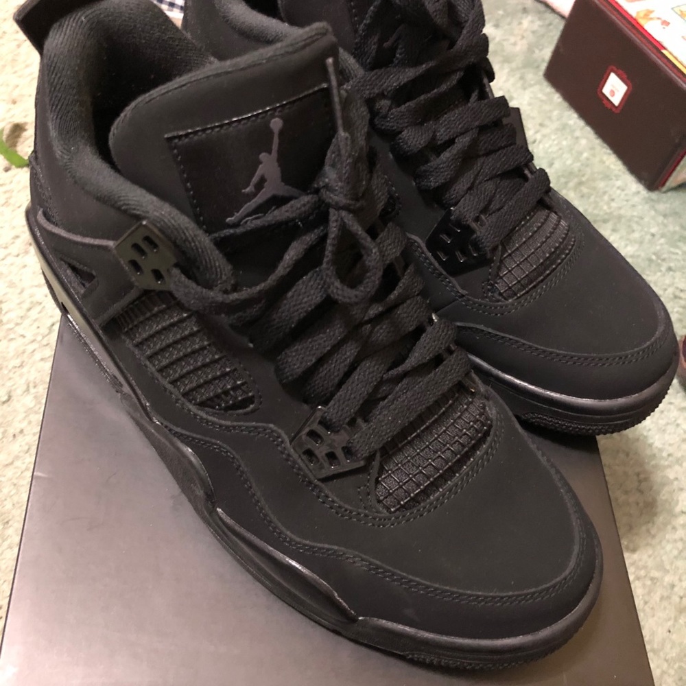 Jordan Retro 4 “Black Cat” EUC